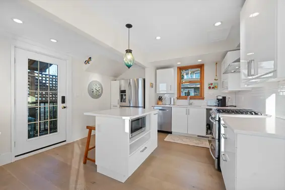 1073 Clyde Avenue, West Vancouver For Sale - image 5