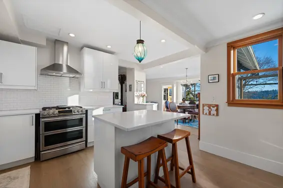 1073 Clyde Avenue, West Vancouver For Sale - image 8