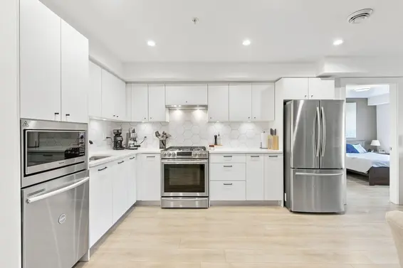 305 1519 Crown Street, North Vancouver For Sale - image 10