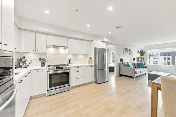 305 1519 Crown Street, North Vancouver For Sale - image 12