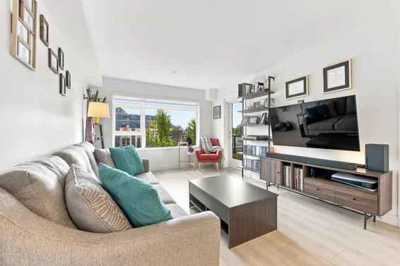 305 1519 Crown Street, North Vancouver For Sale - image 2