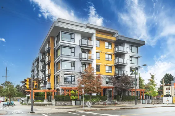 305 1519 Crown Street, North Vancouver For Sale - image 32