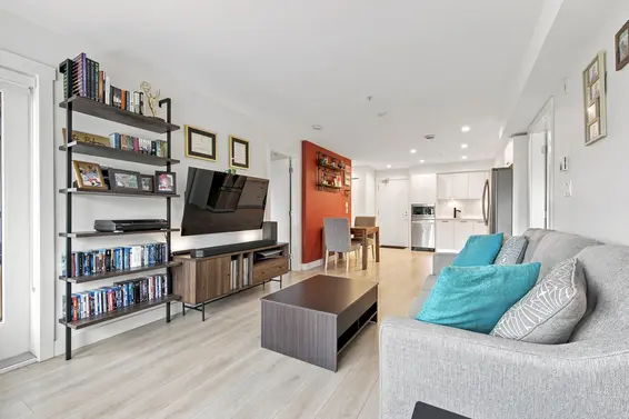 305 1519 Crown Street, North Vancouver For Sale - image 5