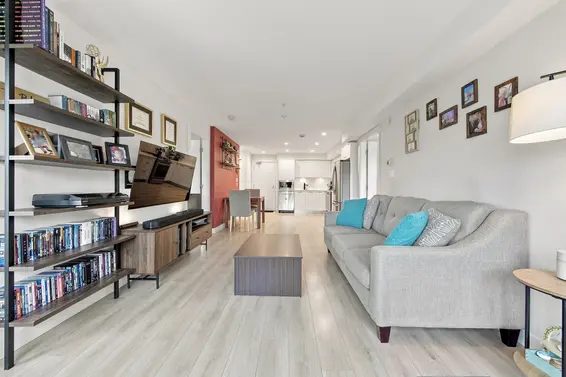 305 1519 Crown Street, North Vancouver For Sale - image 7