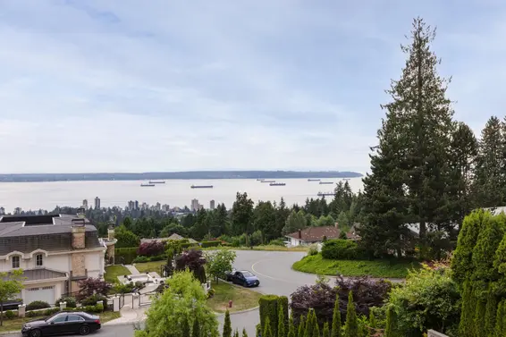 2185 Westhill Wynd, West Vancouver For Sale - image 2