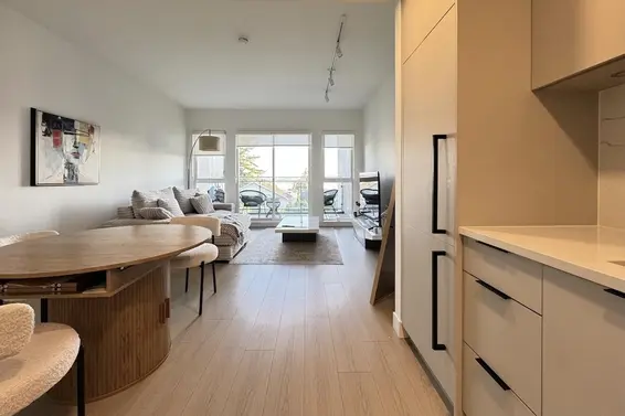 309 422 East 3rd Street, North Vancouver For Sale - image 2