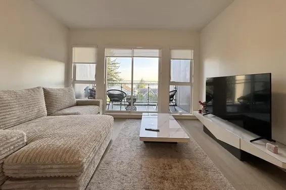 309 422 East 3rd Street, North Vancouver For Sale - image 3