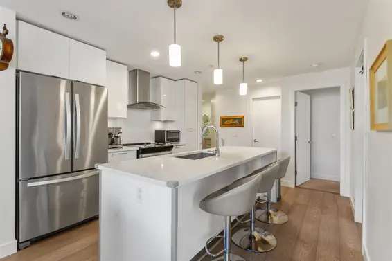 404 719 West 3rd Street, North Vancouver For Sale - image 5