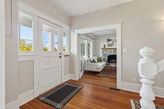 3391 Mountain Highway, North Vancouver For Sale - image 10