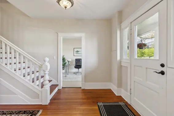 3391 Mountain Highway, North Vancouver For Sale - image 11