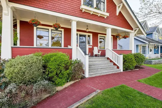 3391 Mountain Highway, North Vancouver For Sale - image 2