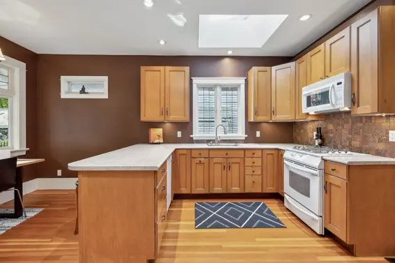 3391 Mountain Highway, North Vancouver For Sale - image 20