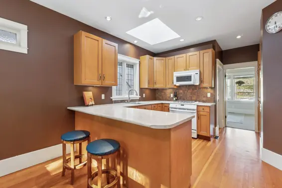 3391 Mountain Highway, North Vancouver For Sale - image 21