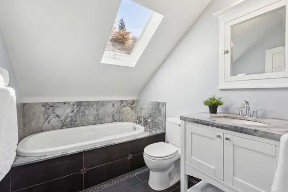 3391 Mountain Highway, North Vancouver For Sale - image 25