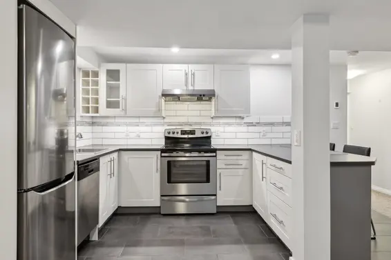 3391 Mountain Highway, North Vancouver For Sale - image 30
