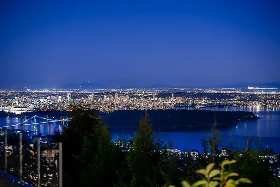 1562 Pinecrest Drive, West Vancouver For Sale - image 10