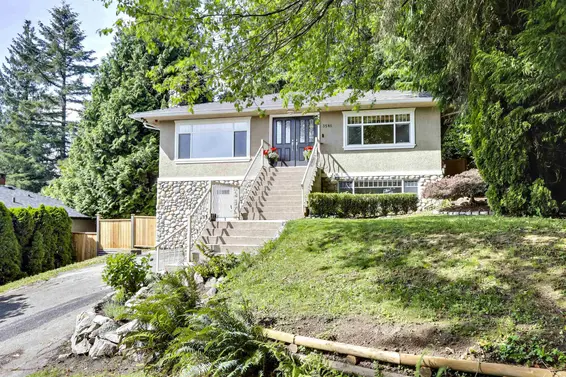 3581 Wellington Crescent, North Vancouver For Sale - image 2