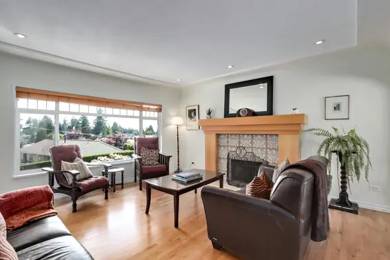 3581 Wellington Crescent, North Vancouver For Sale - image 3