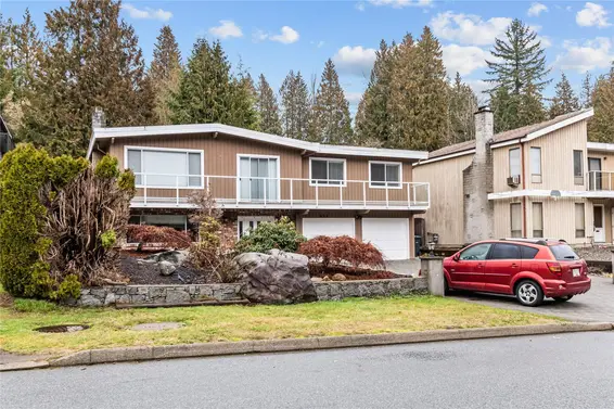994 Hendecourt Road, North Vancouver For Sale - image 1