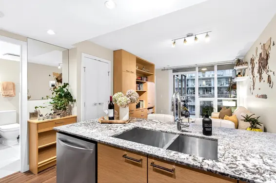 413 135 East 17th Street, North Vancouver For Sale - image 11