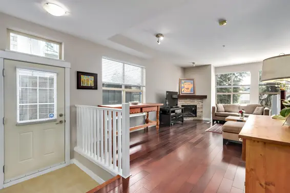 324 East 14Th Street, North Vancouver For Sale - image 3