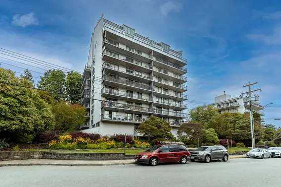 803 1745 Esquimalt Avenue, West Vancouver