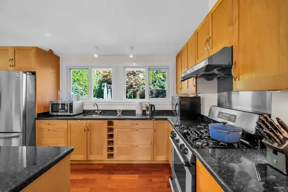 2085 Westdean Crescent, West Vancouver For Sale - image 14