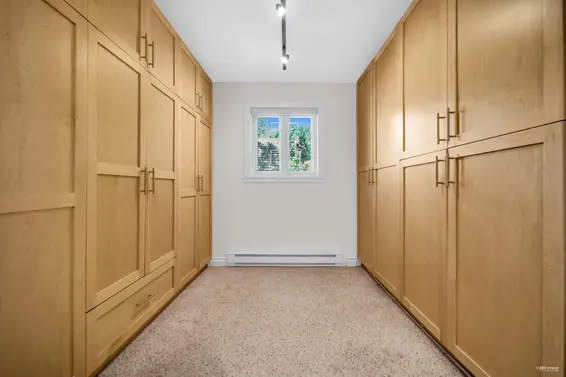 2085 Westdean Crescent, West Vancouver For Sale - image 19