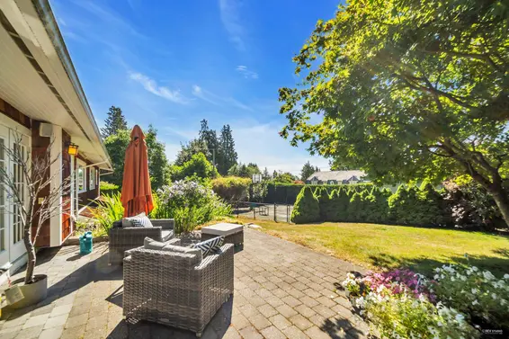 2085 Westdean Crescent, West Vancouver For Sale - image 3