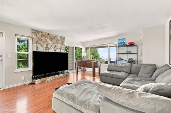 4750 Meadfeild Road, West Vancouver For Sale - image 14