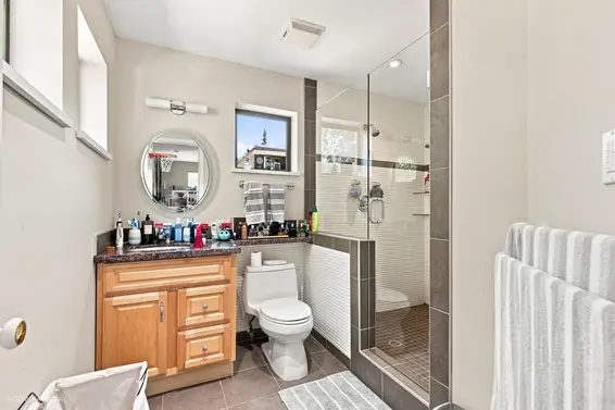 4750 Meadfeild Road, West Vancouver For Sale - image 31