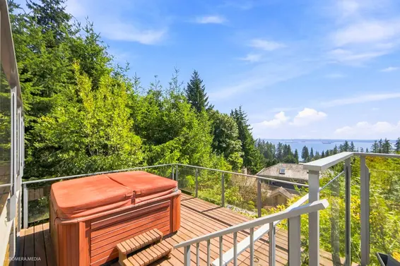 4750 Meadfeild Road, West Vancouver For Sale - image 36