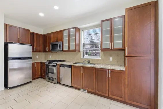 310 East 14th Street, North Vancouver For Sale - image 7