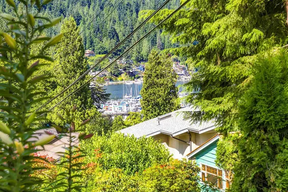 1942 Banbury Road, North Vancouver For Sale - image 2