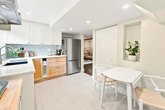 1942 Banbury Road, North Vancouver For Sale - image 23