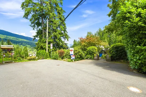 1942 Banbury Road, North Vancouver For Sale - image 39