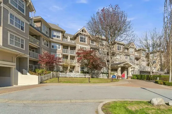 411 960 Lynn Valley Road, North Vancouver For Sale - image 3