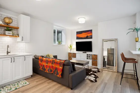 210 East 18th Street, North Vancouver For Sale - image 30
