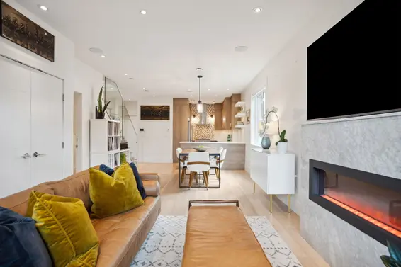 210 East 18th Street, North Vancouver For Sale - image 4