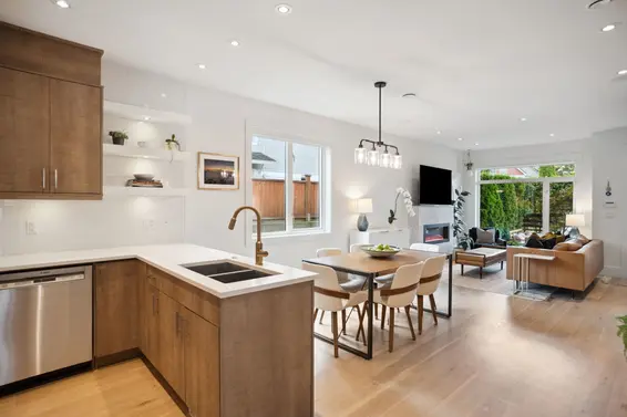 210 East 18th Street, North Vancouver For Sale - image 5