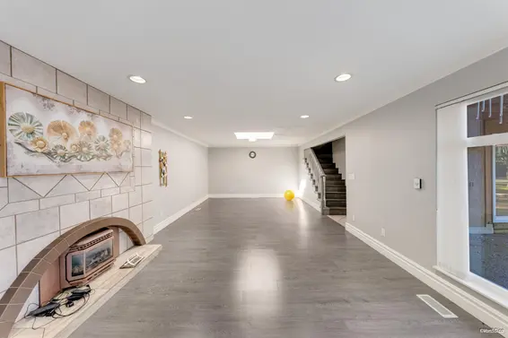 1366 Kings Avenue, West Vancouver For Sale - image 13