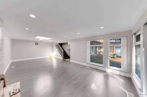 1366 Kings Avenue, West Vancouver For Sale - image 19