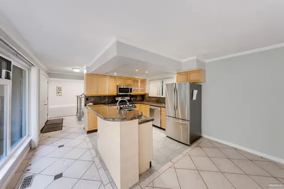 1366 Kings Avenue, West Vancouver For Sale - image 6