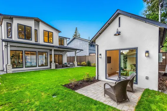 1204 Gladstone Avenue, North Vancouver For Sale - image 31