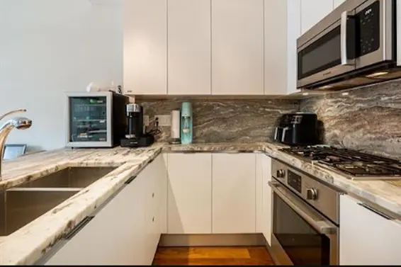 806 199 Victory Ship Way, North Vancouver For Sale - image 5