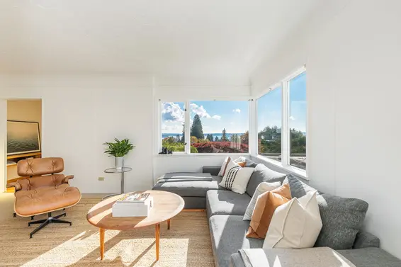 2077 Kings Avenue, West Vancouver For Sale - image 11