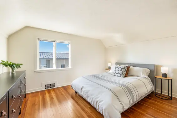 2077 Kings Avenue, West Vancouver For Sale - image 17