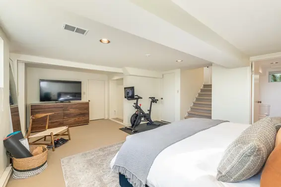 2077 Kings Avenue, West Vancouver For Sale - image 20