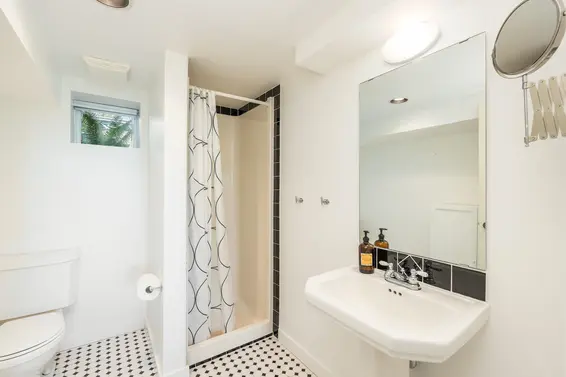 2077 Kings Avenue, West Vancouver For Sale - image 21