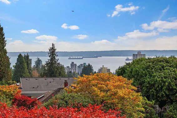 2077 Kings Avenue, West Vancouver For Sale - image 3